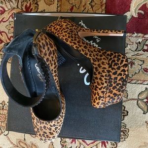 Alice and Olivia Lucille Baby Leopard
